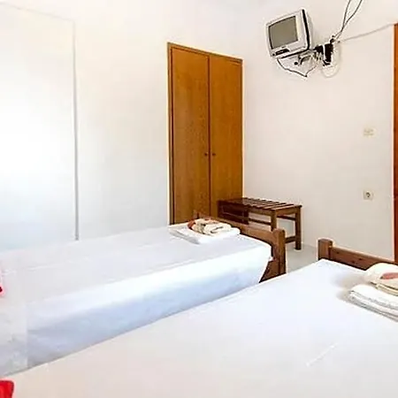 Evi And Hotel 3*