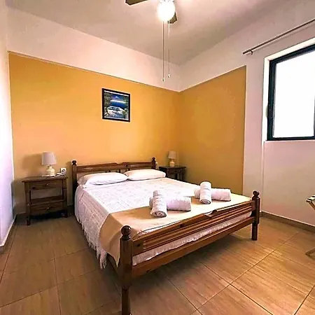 Evi And Hotel 3*